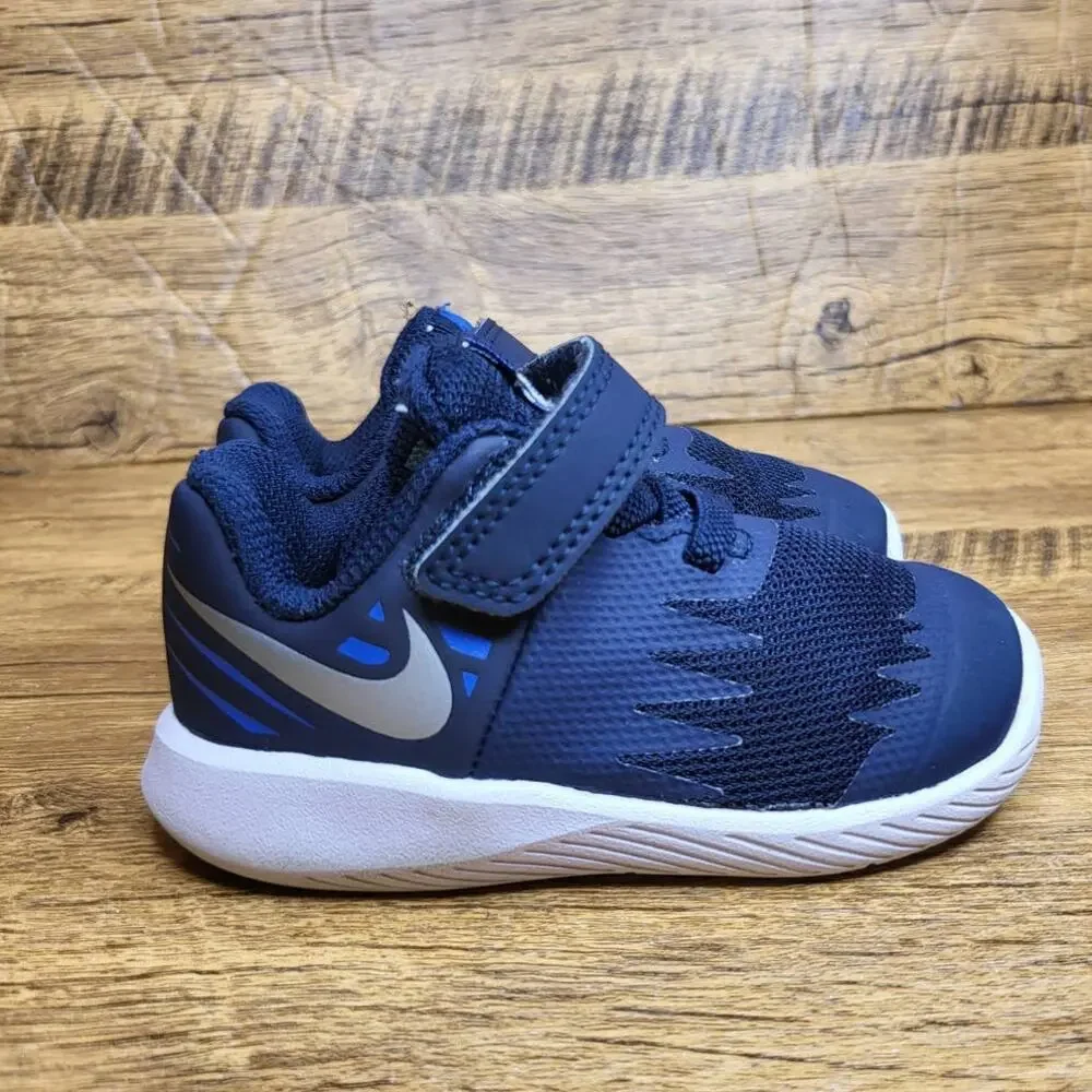 Nike Star Runner blue low top no tie sneaker sz 4 child